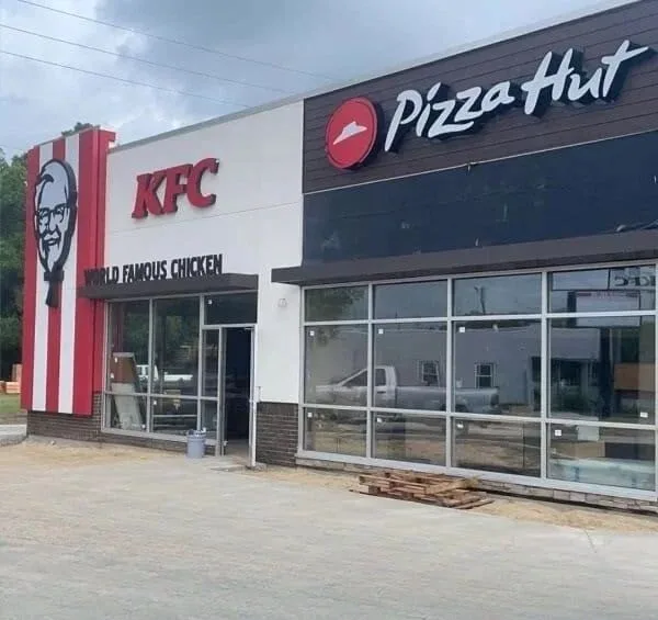 Restaurant exterior repainted by HVR Painting